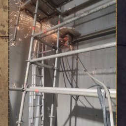 Cięcie specjalistycznymi piłami szynowymi ścian, stropów itp. do głębokości 70 cm.