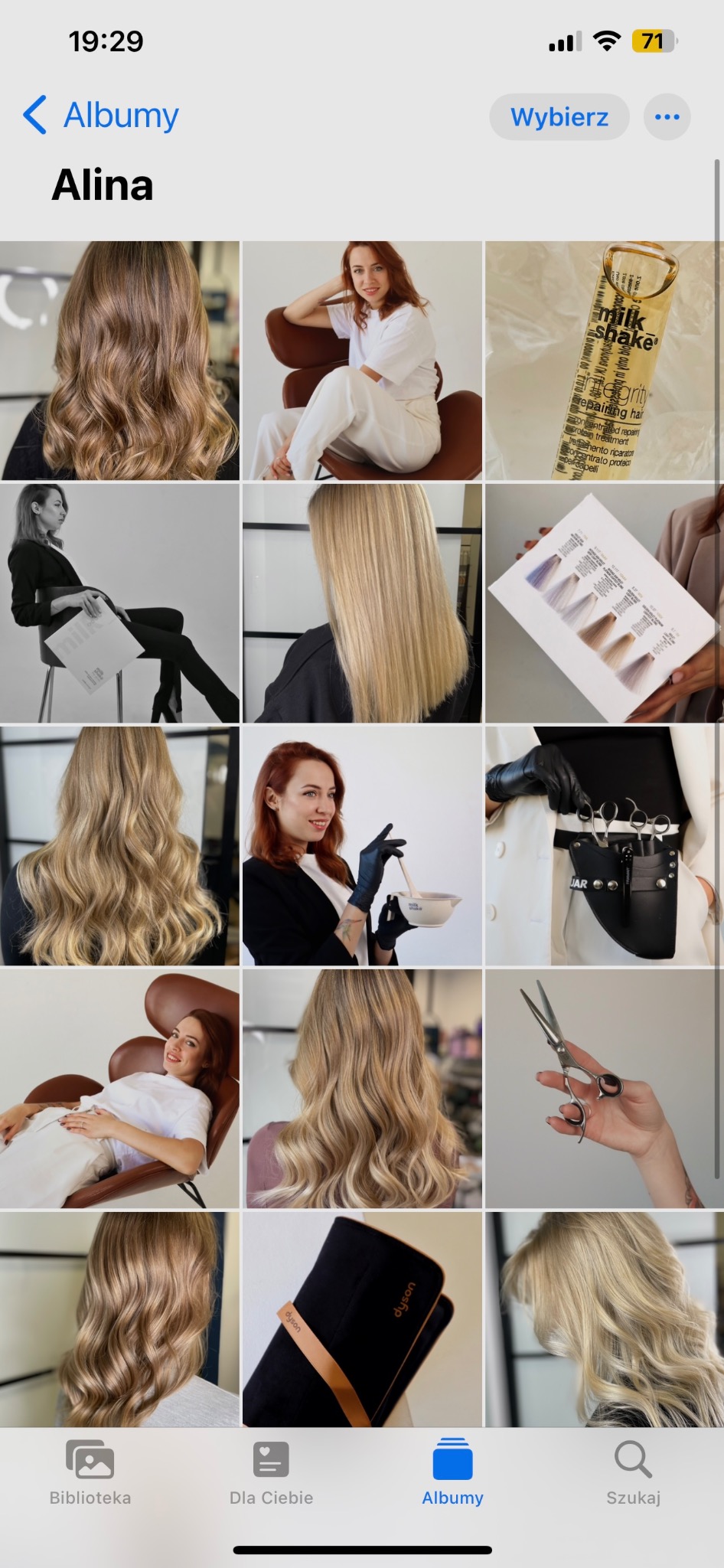 Zbiór zdjęć z galerii salonu fryzjerskiego: modelki z różnymi fryzurami, fryzjerka z miseczką i pędzlem, narzędzia fryzjerskie i produkty do pielęgnacji włosów.