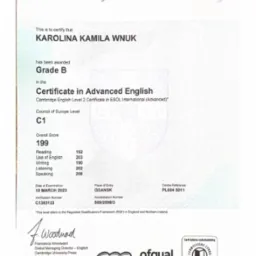 Skan certyfikatu Cambridge English Advanced (CAE) z wynikami egzaminu i danymi osobowymi zdającego, Karolina Kamila Wnuk, z datą wystawienia 30 marca 2023.