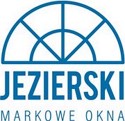 Niebieskie logo firmy Jezierki Markowe Okna z półkolistym schematycznym rysunkiem okna nad nazwą.