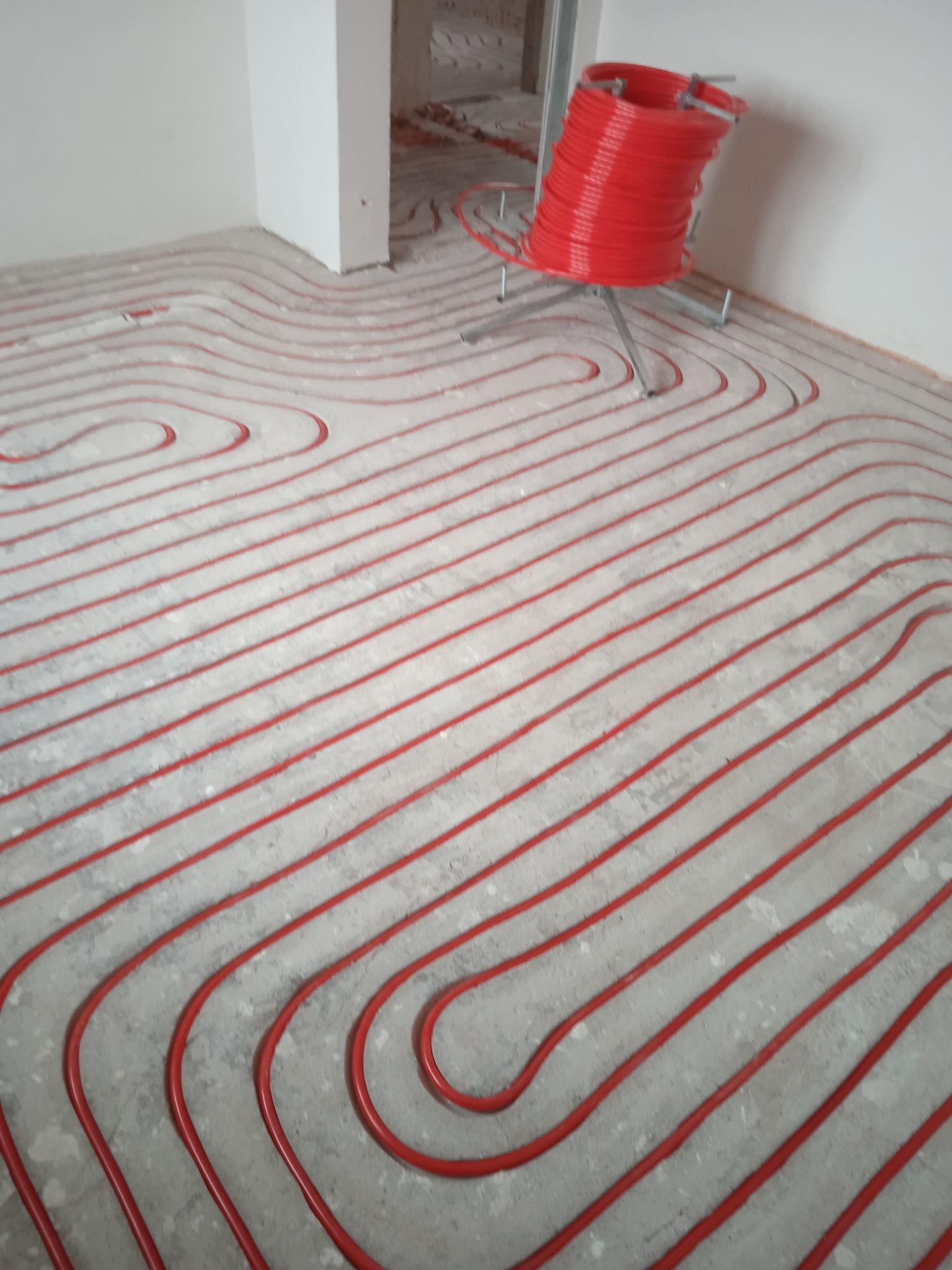 Frezowanie pod ogrzewanie podłogowe.