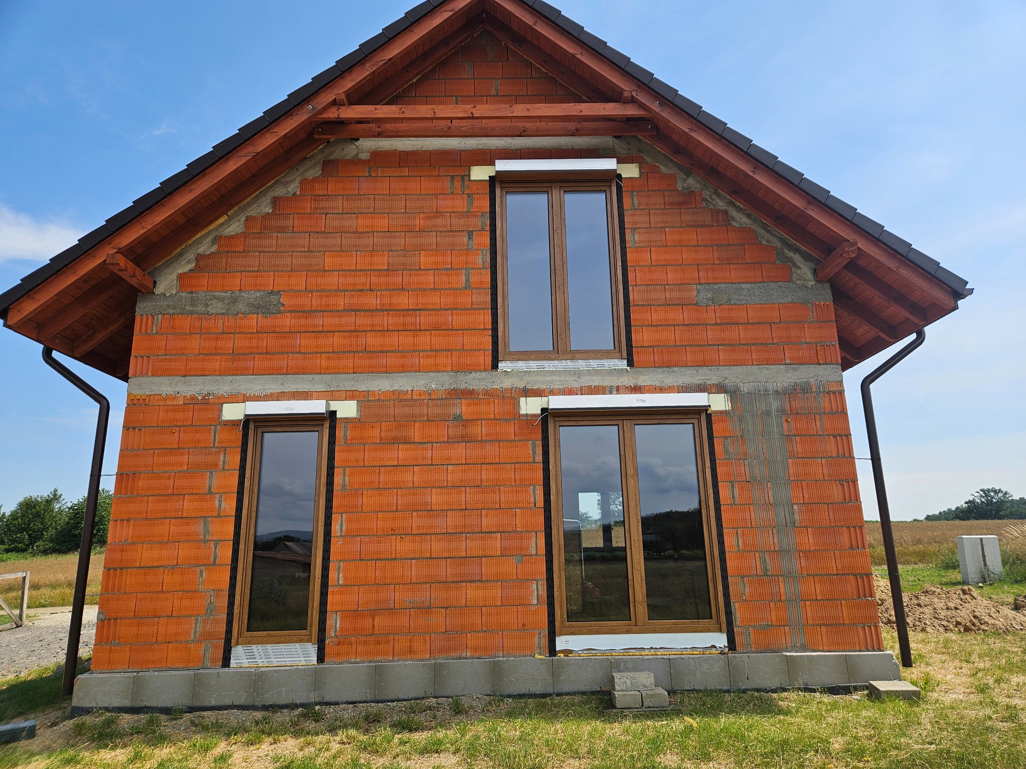 Okna, rolety, montaż na taśmach ,ciepły parapet