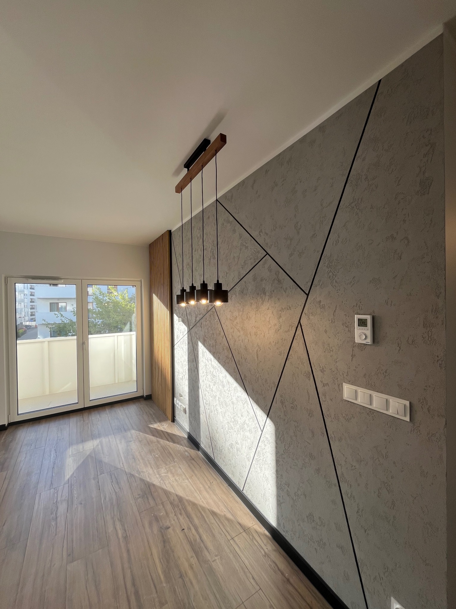 Założone lampy i osprzęt po wykonanej instalacji