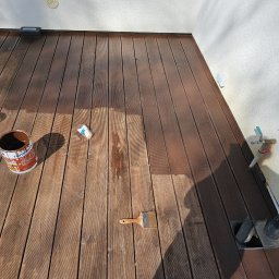 Mycie i malowanie  desek tarasowych 