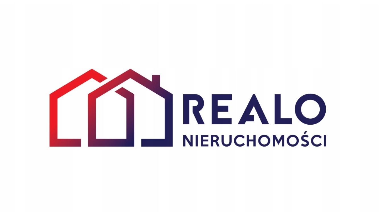Logo firmy Realo Nieruchomości z dwoma stylizowanymi domami w kolorach czerwonym i granatowym, nazwa firmy po prawej stronie.
