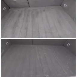 Porównanie: bagażnik samochodowy przed i po czyszczeniu, widoczne różnice w odcieniu i usuniętych zabrudzeniach na wykładzinie.