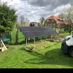 Tutaj mała instalacja 2,4kW na mikro inwerterze Homyles.