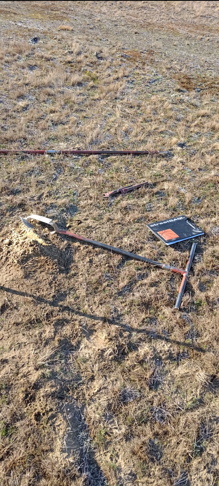 Zestaw ręczny do wykonywania otworów wiertniczych do 5 metrów głębokości.