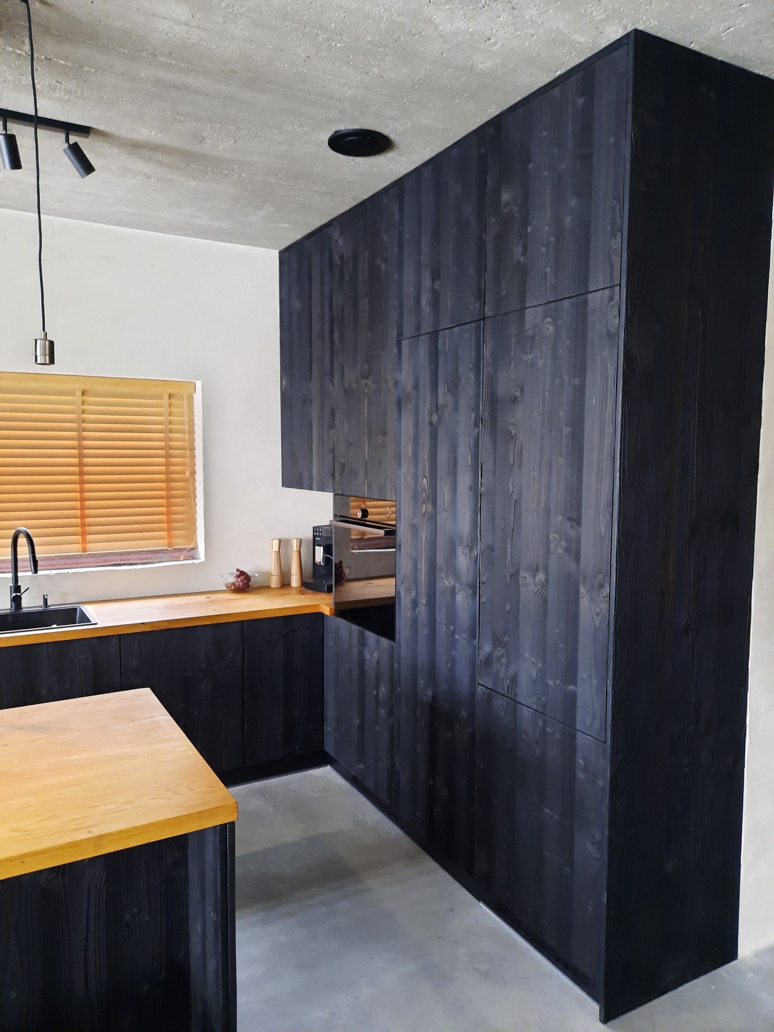 Kuchnia z frontami wypalanymii