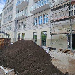 Patryk Janicki Usługi Budowlane - Ziemia ogrodowa dostarczona do klienta. Ilość 20 ton.