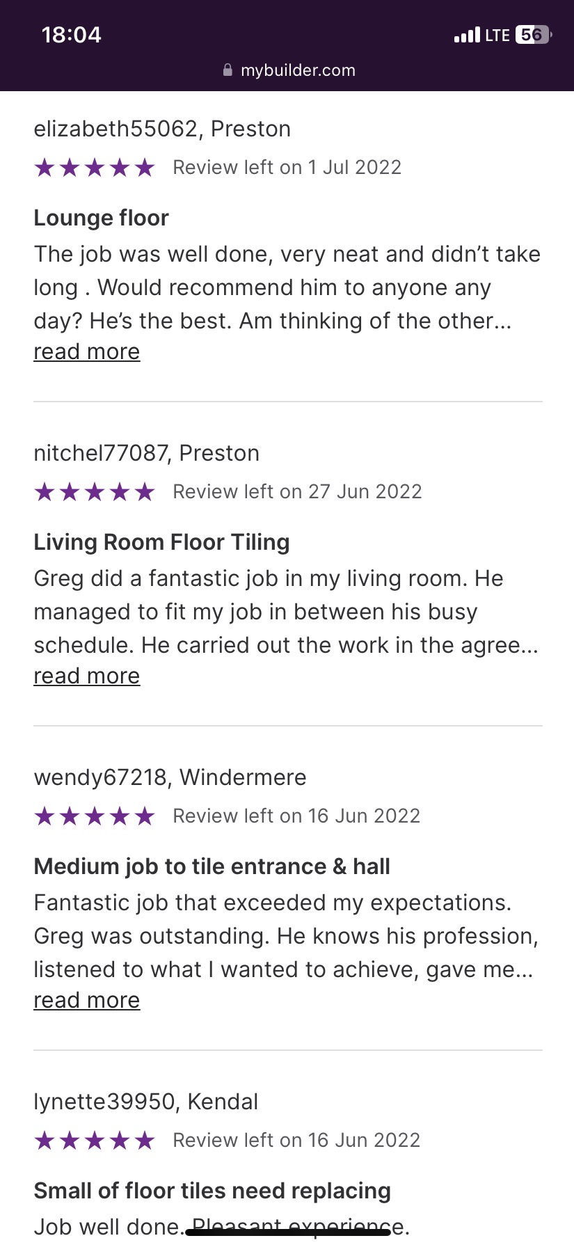 Zrzut ekranu recenzji usług remontowych na platformie MyBuilder.com, z ocenami i opiniami klientów na temat wykonanych prac glazurniczych i układania podłóg.