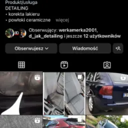 Zdjęcie z profilu firmy detailingowej prezentujące wnętrze samochodu po czyszczeniu, widoczne odświeżone fotele w jasnej kolorystyce.