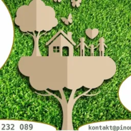 Grafika firmy PINOM z Świdnika, prezentująca ideę domu pasywnego z wykorzystaniem rekuperacji, GWC i mat grzewczych na tle zielonej trawy.