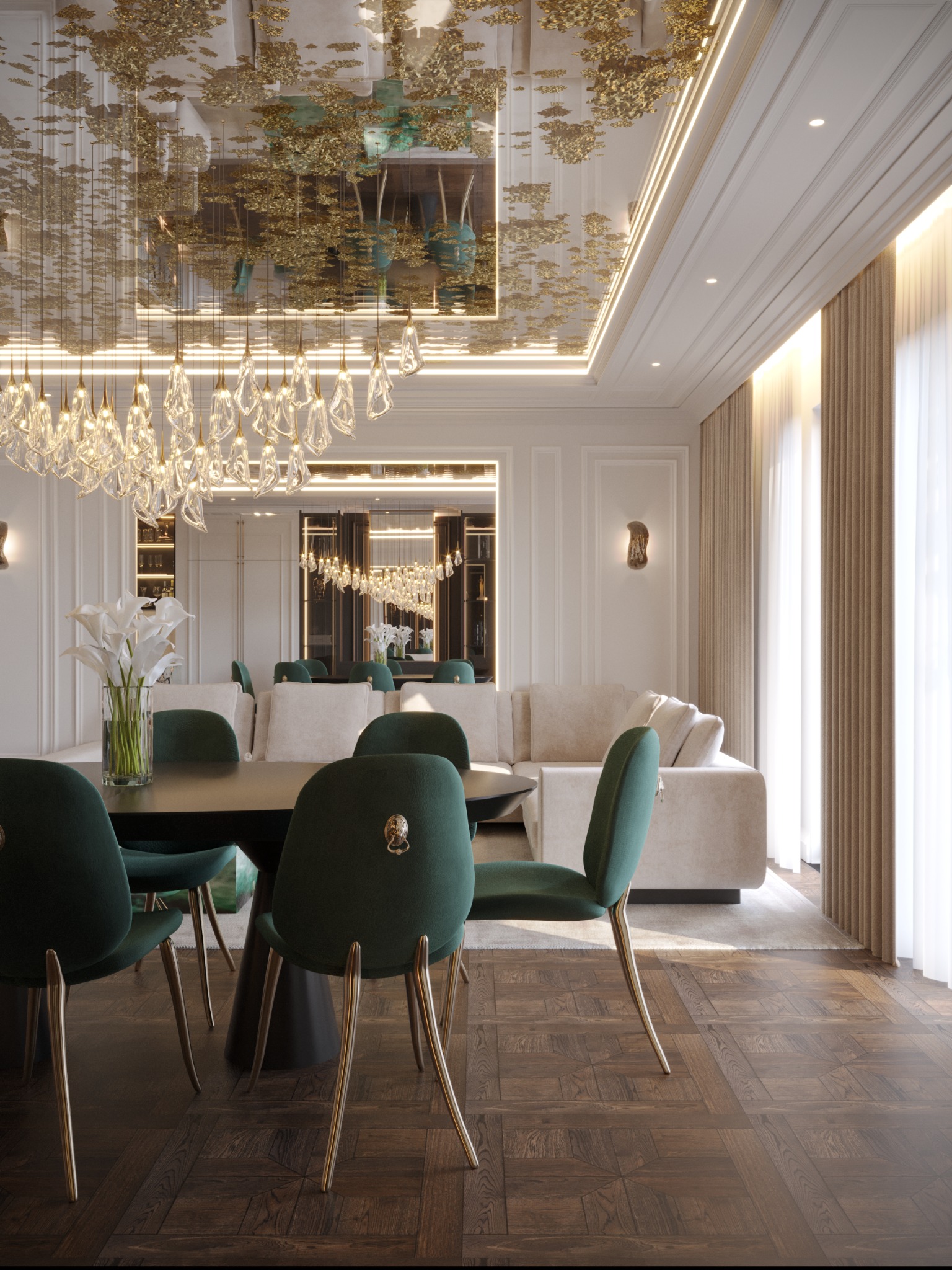 Elegancka jadalnia z sufitem lustrzanym ozdobionym złotymi elementami, oświetlona kaskadowym żyrandolem kryształowym, z ciemnozielonymi krzesłami z ozdobnymi uchwytami na oparciach wokół czarnego...