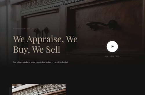 Strona internetowa z prezentacją antykwariatu: ciemne drewniane meble na tle, hasło 'We Appraise, We Buy, We Sell' i przycisk odtwarzania wideo.