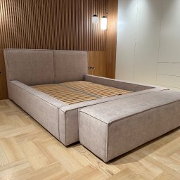 Tapicer Skomielna Czarna 4