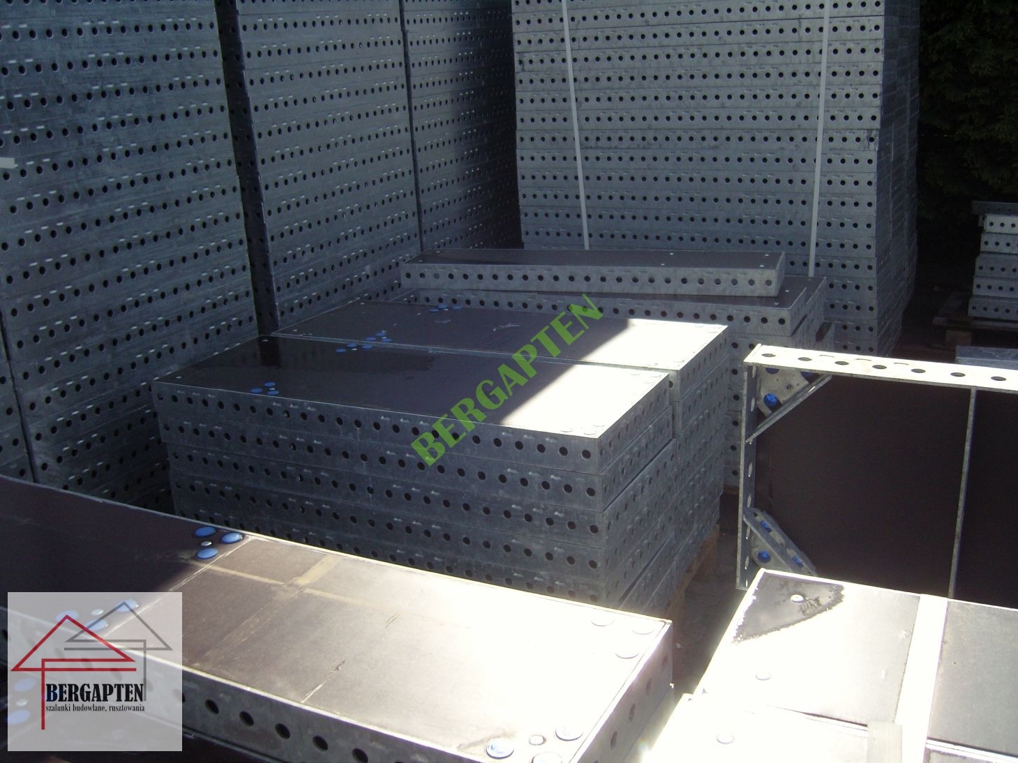 sprzedaż szalunków lekkich do ręcznego montażu Tekko