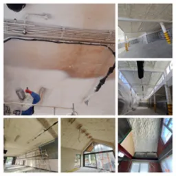 Przedstawione fragmenty prac z użyciem pianki, widoczny pracownik w kombinezonie podczas natrysku na strop. Na innych fragmentach efekty prac w hali i na poddaszu.