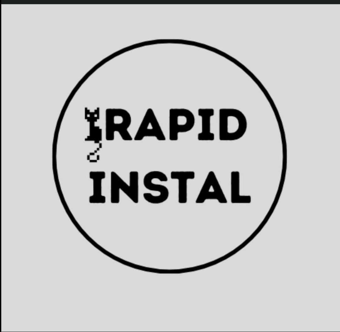 Logo firmy 'Rapid Instal' z pikselową grafiką kota w górnej części napisu, umieszczone w okręgu na szarym tle.