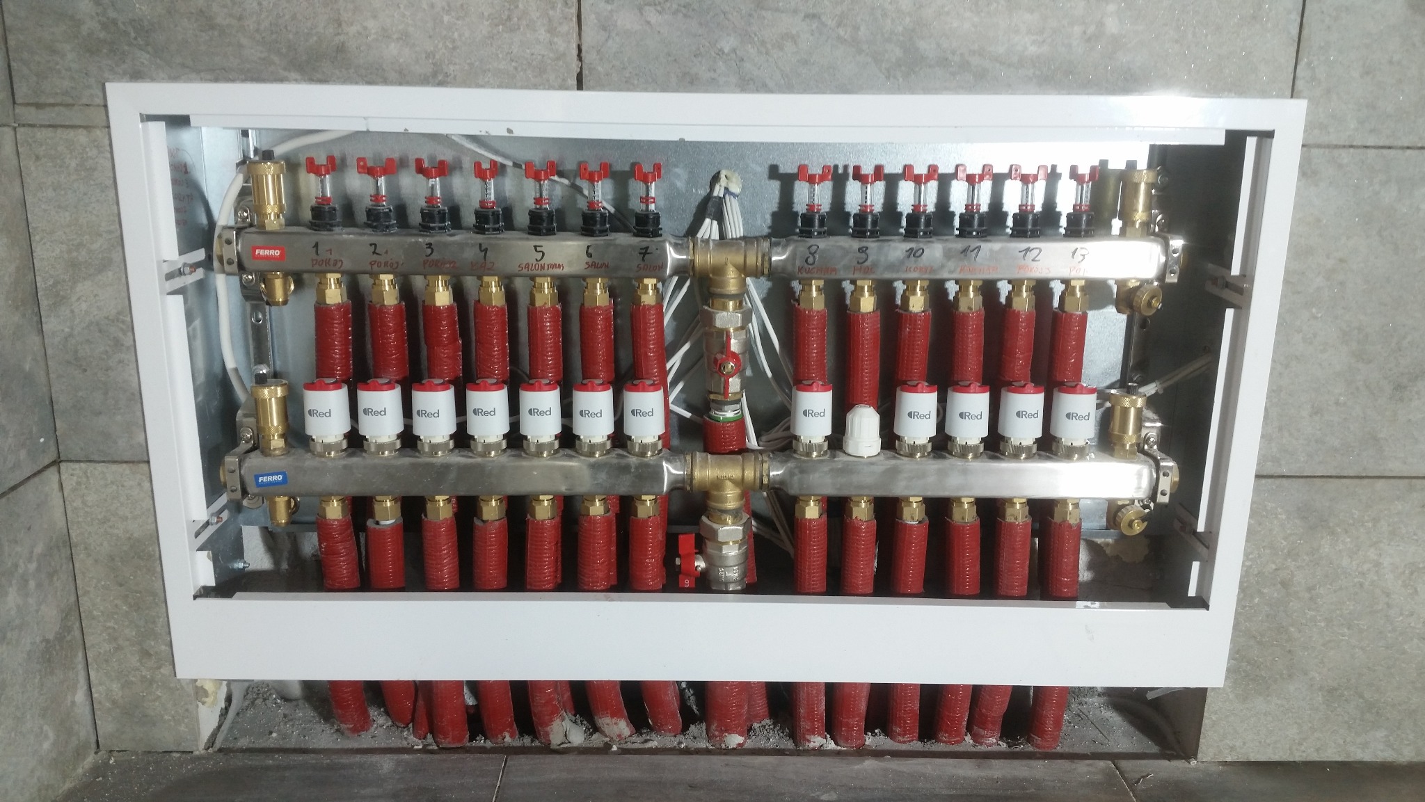 Ogrzewanie podłogowe .