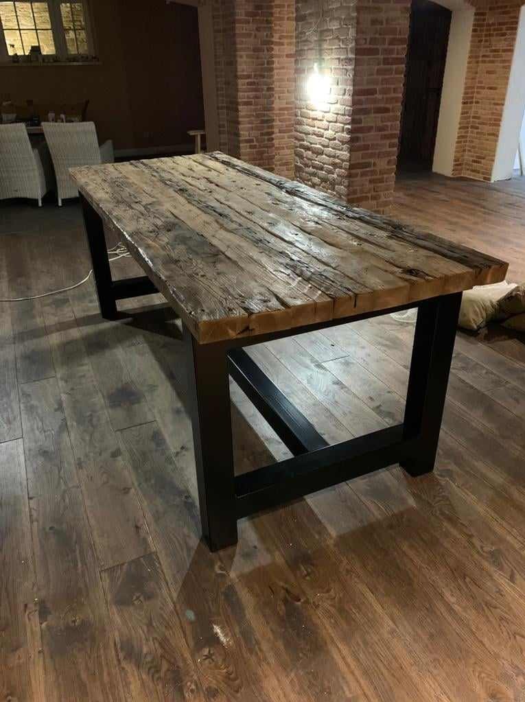 Stół loftowy z belek