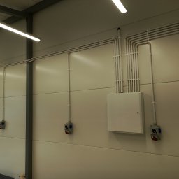 Instalacja w budynku przemysłowym 