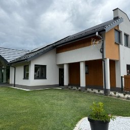 Dom całoroczny w konstrukcji szkieletowej.