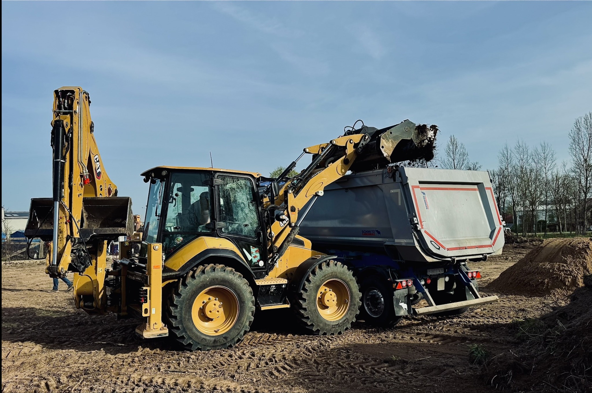 Załadunek wszelkich materiałów sypkich oraz gruzu