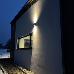 SWS Instal - Montaż lamp na elewacji