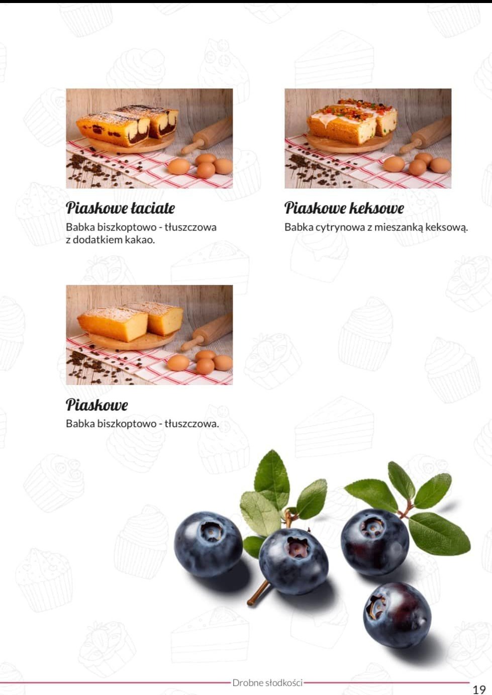 Strona z magazynu lub katalogu prezentująca trzy rodzaje ciasta piaskowego (łaciate, keksowe i zwykłe) oraz świeże borówki amerykańskie na białym tle z delikatnymi grafikami ciast i babeczek.