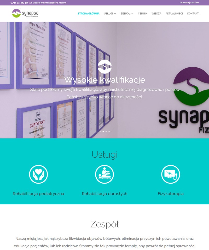 Strona internetowa firmy Synapsa Fizjoterapia z widocznymi certyfikatami w ramkach, logo firmy, nagłówkami oraz ikonami usług: rehabilitacja pediatryczna, rehabilitacja dorosłych i fizykoterapia.