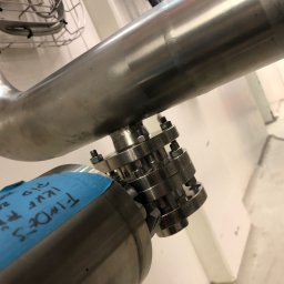 Montaż trójnika oraz zaworu plus spawanie. Dania