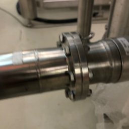 Montaż oraz spawanie flansz na rurociągu spożywczym. Budowa w Danii 