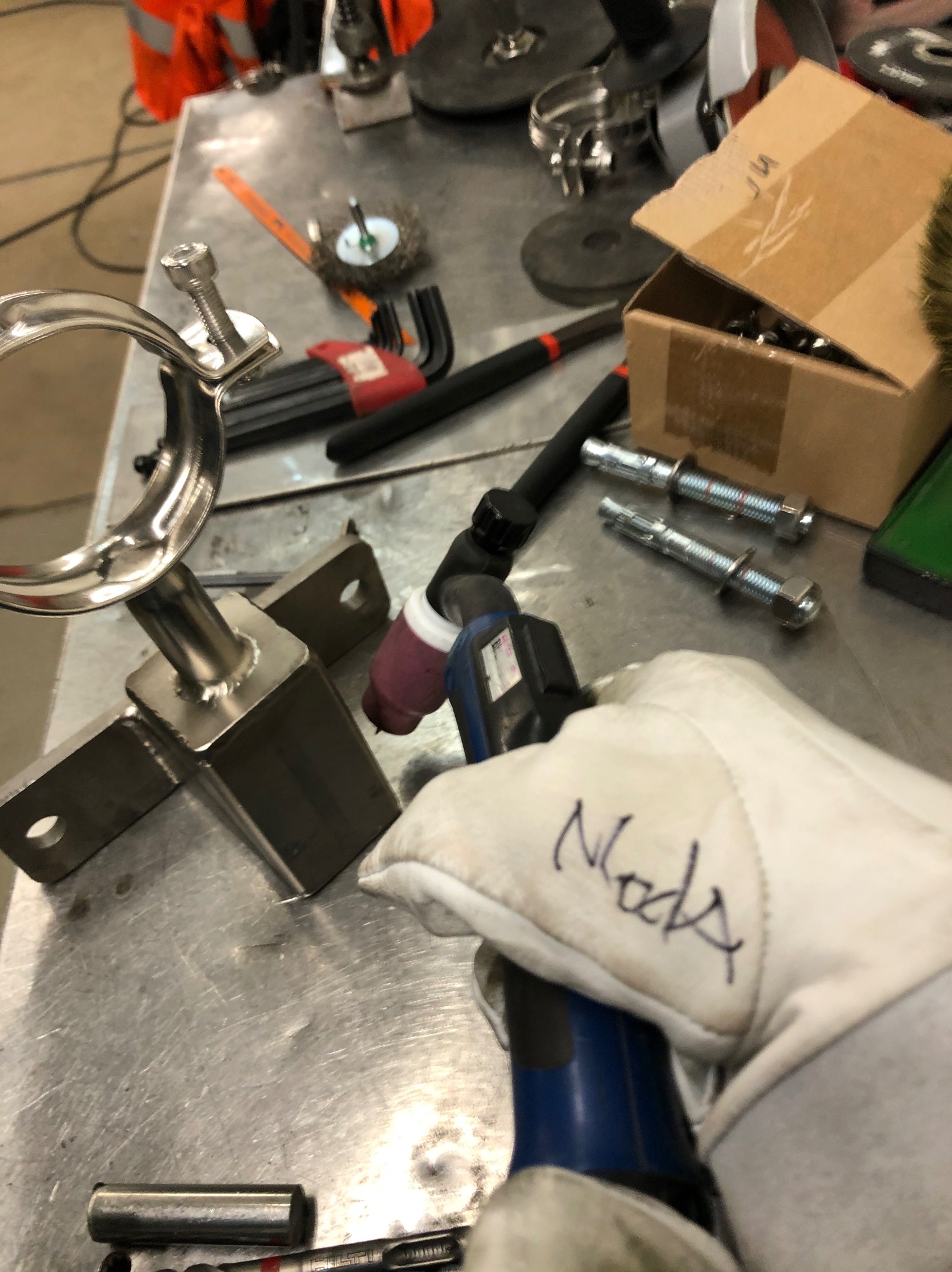 Supporty stal nierdzewna budowa oraz spawanie od zera .