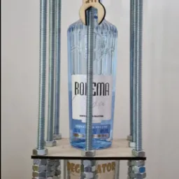 klatka + stylowa szklanka z własnym grawerem + kluczyk z napisem 'DASZ RADĘ' 100zł/szt nie zawiera alkocholu