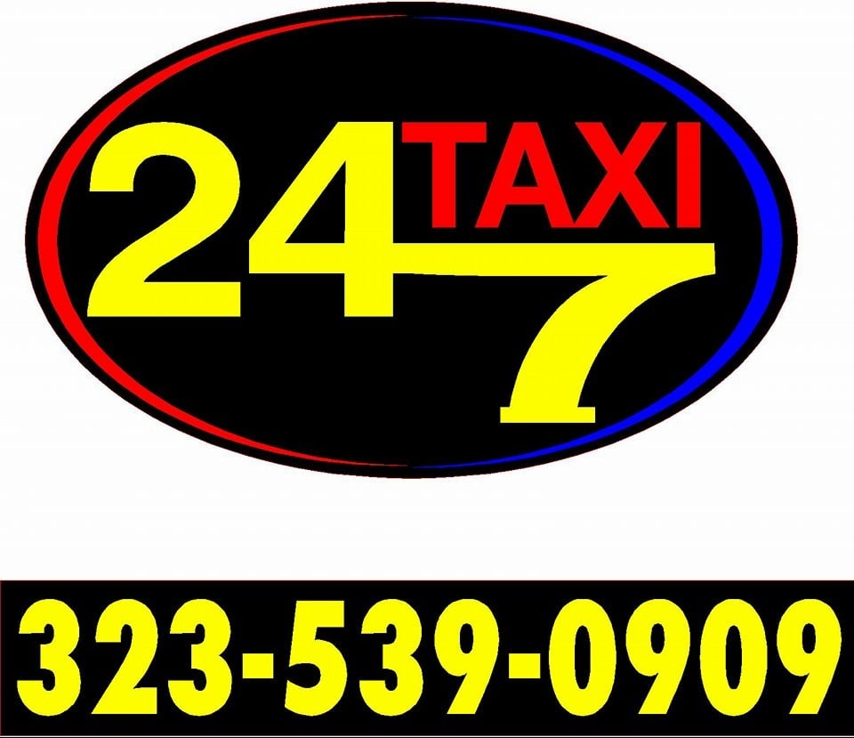 Logo firmy taksówkarskiej: żółty napis '24/7 TAXI' w czarnym owalu z czerwoną i niebieską obwódką, poniżej numer telefonu w żółtej czcionce na czarnym tle.
