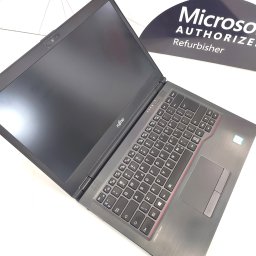 Laptop FUJITSU 8 gen.