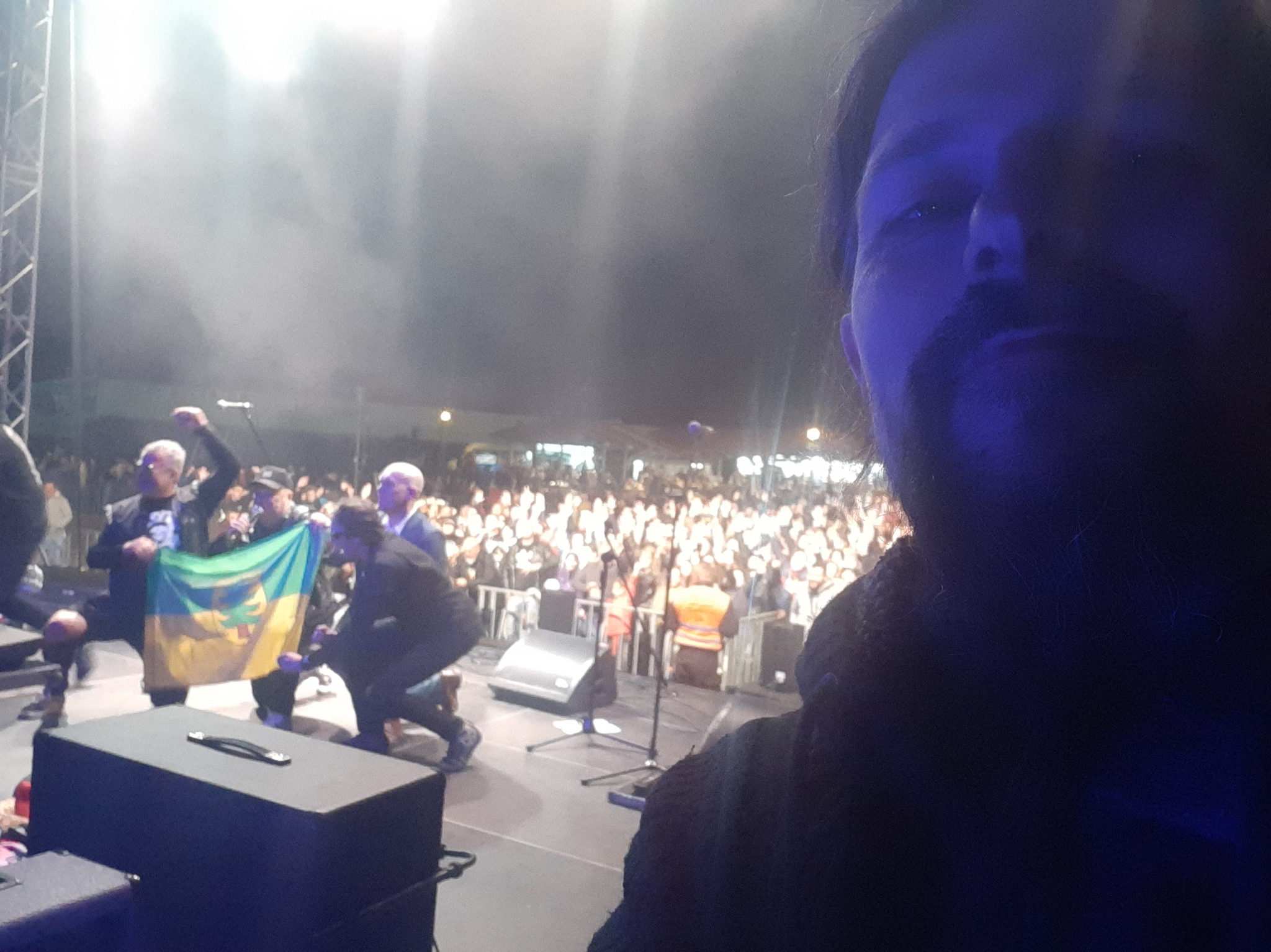 Podczas pracy jako techniczny gitarowy dla zespołu Big Cyc