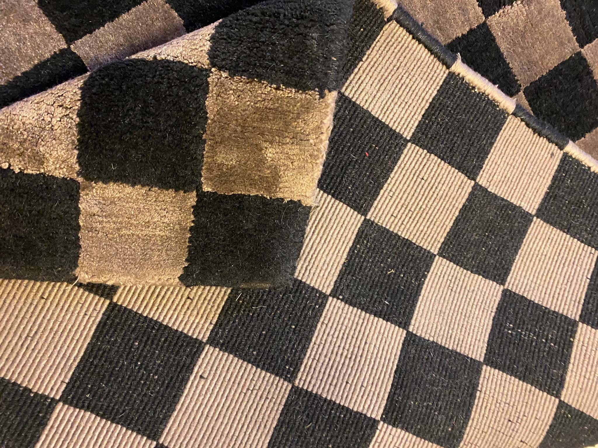 Czyszczenie dywanów marki Poliform jedwab i wełna.