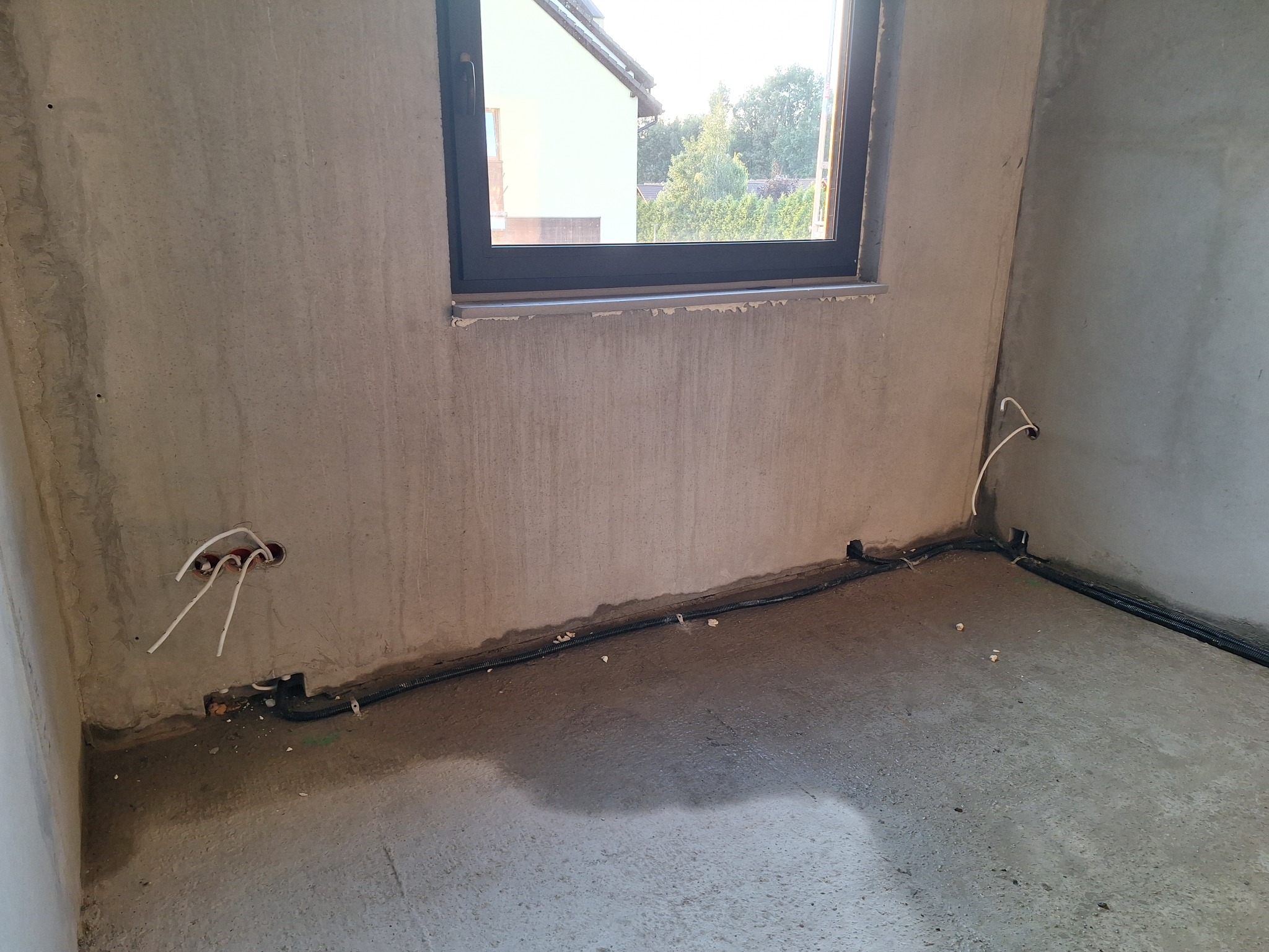 Trasa kablowa po podłodze