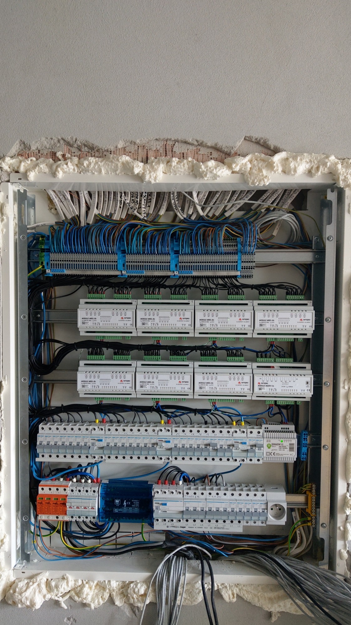 Szafa w inteligentnym domu