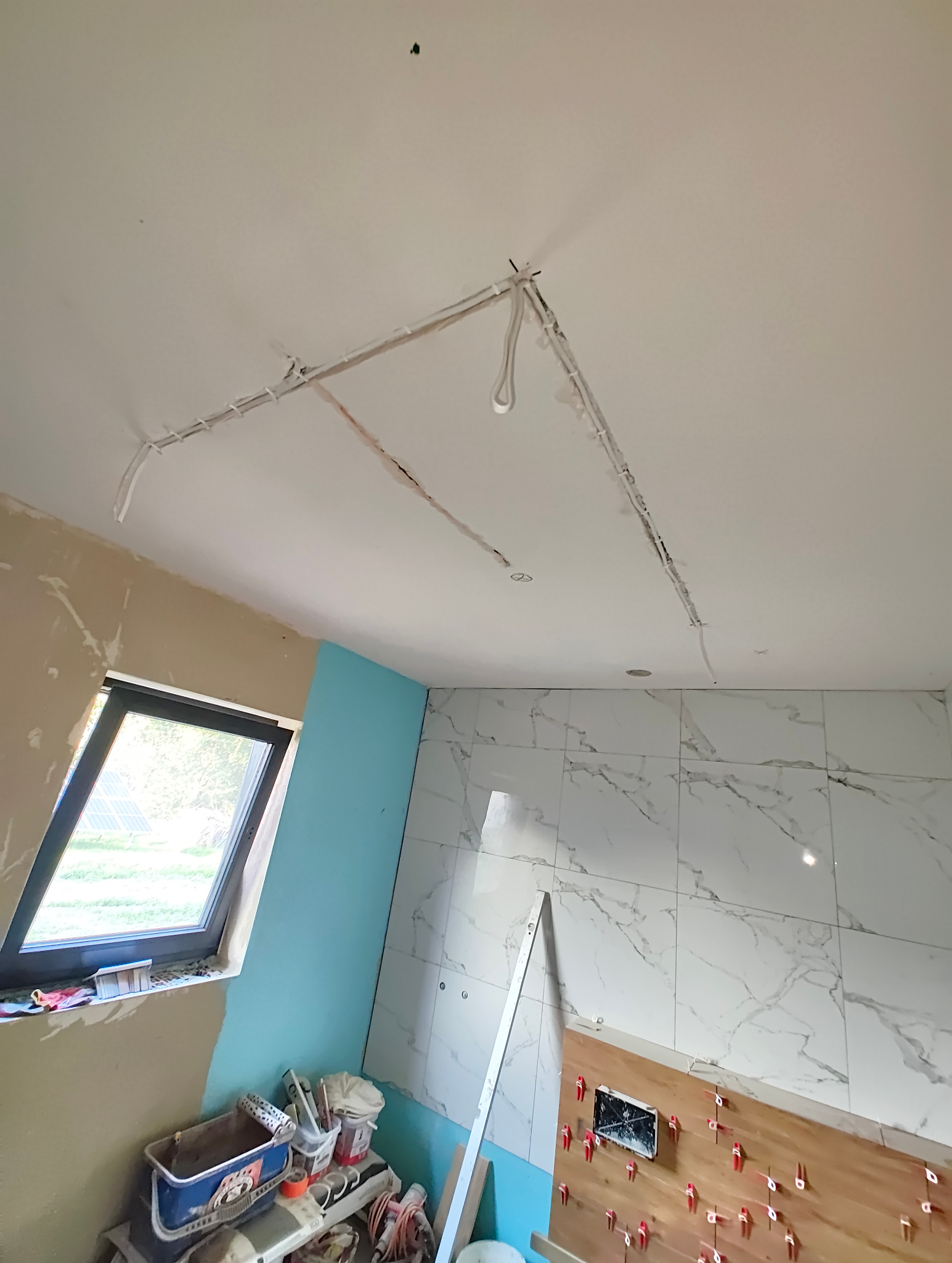 Przerobienie instalacji oświetlenia łazienki