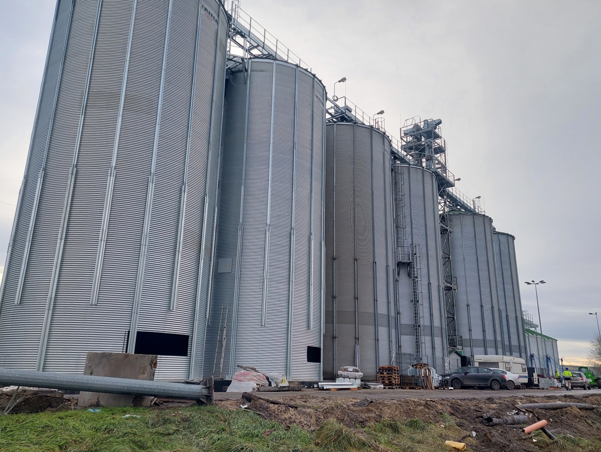 Bateria silosów lejowych w Brodach Małych