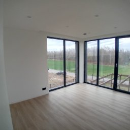 Gładzie,  malowanie , sufity podwieszane oraz podłogi winylowe w domu 150m2