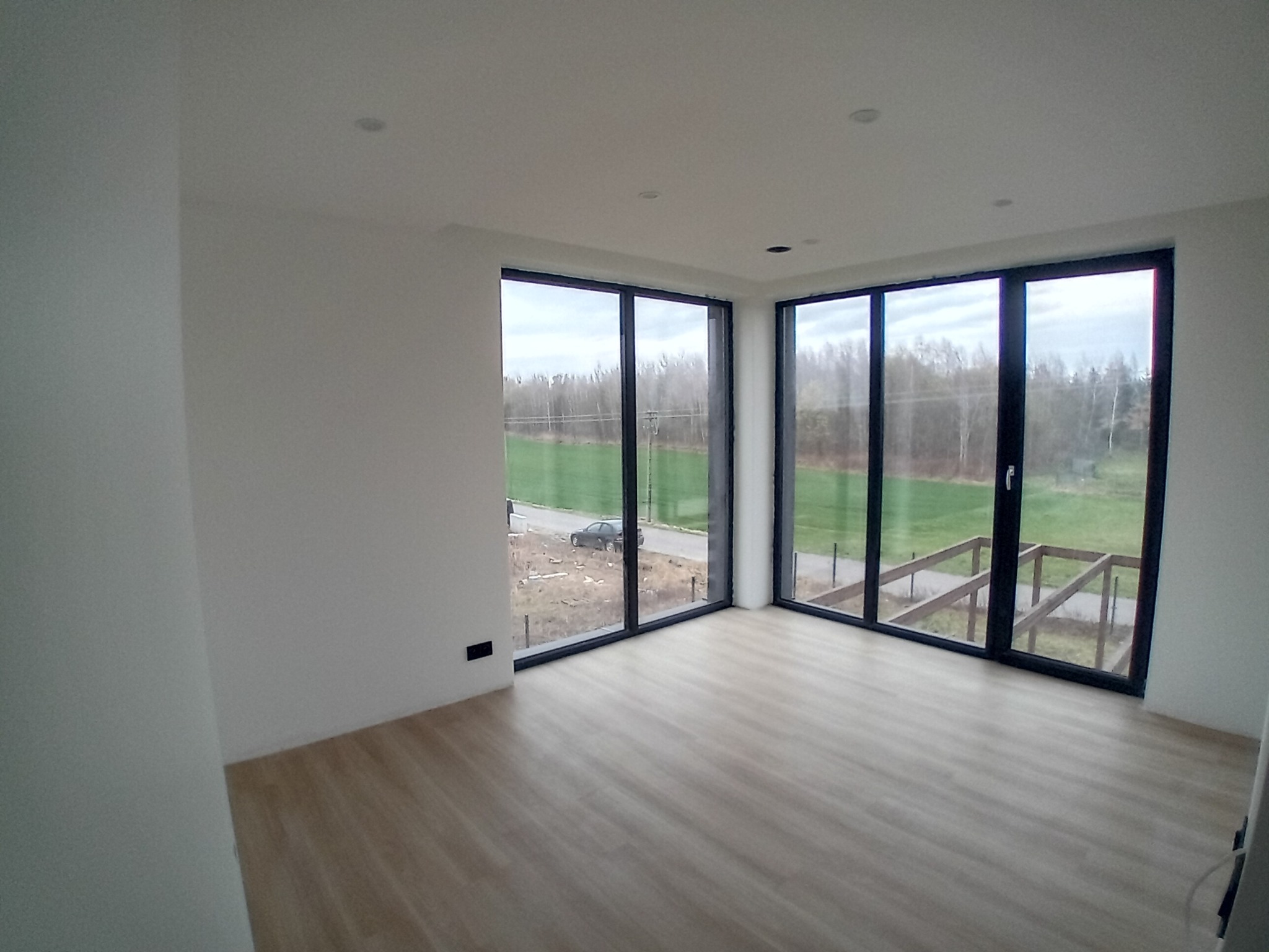 Gładzie, malowanie , sufity podwieszane oraz podłogi winylowe w domu 150m2