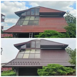 Porównanie dachu przed i po: górna połowa z czerwoną dachówką pokrytą zabrudzeniami, dolna połowa z czystą, brązową dachówką. Widoczna drabina oparta o dach.