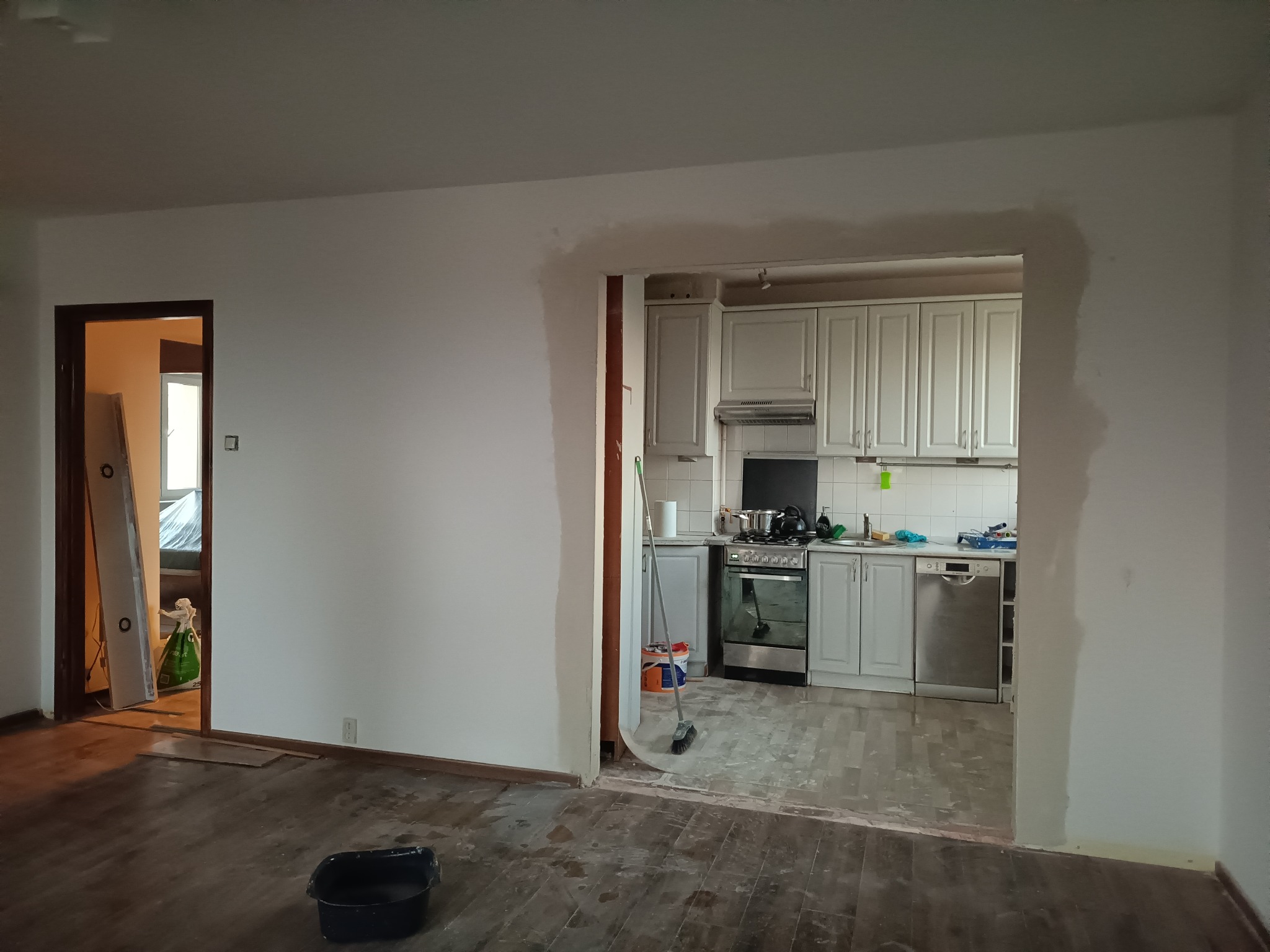 Wyburzenia ścian oraz wycinanie otworów drzwiowych