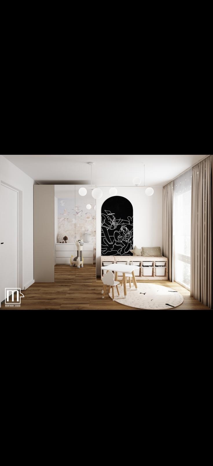 Pokój dziecięcy z drewnianą podłogą, białymi meblami i czarną dekoracją ścienną z motywem 'Tom i Jerry'. Nowoczesny design, jasne kolory, przytulna atmosfera.