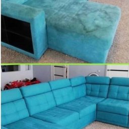 Fan Clean - Zdjęcie przed i po czyszczeniu narożnika z turkusowej tapicerki. Na górze widoczne plamy i zabrudzenia, na dole narożnik czysty, o jednolitym kolorze. W tle widoczny pokój z zabawką - czerwonym...