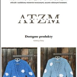 WebSquirrel - Zrzut ekranu strony internetowej z ofertą swetrów 'Evening Sky' i 'Morning Sky' z kolekcji Daisy, prezentowanych na tle drewnianej ściany.